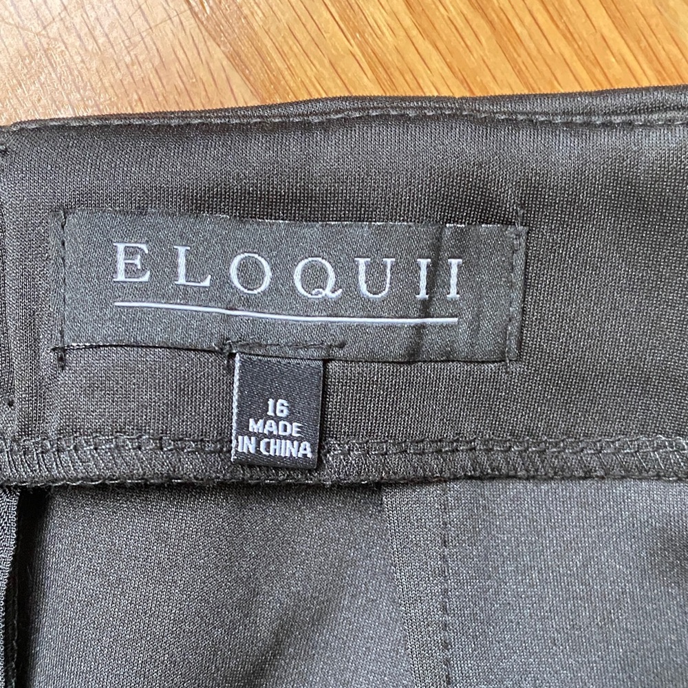 Elegant Black Skirt with Feather Detail - Picture 6 of 12